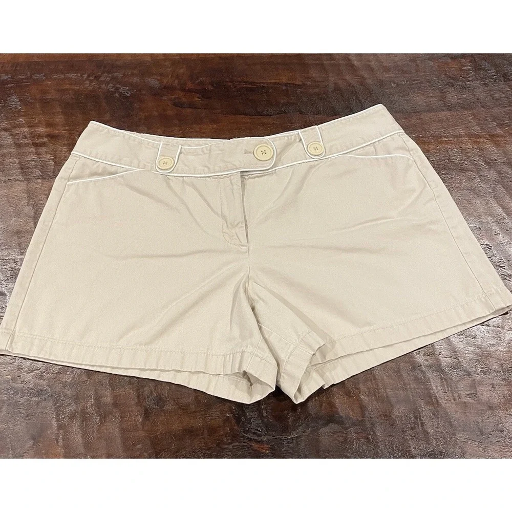 Ann Taylor Shorts Size 16 Beige Khaki Signature Fit Flat Front Low Rise Preppy - Picture 1 of 8